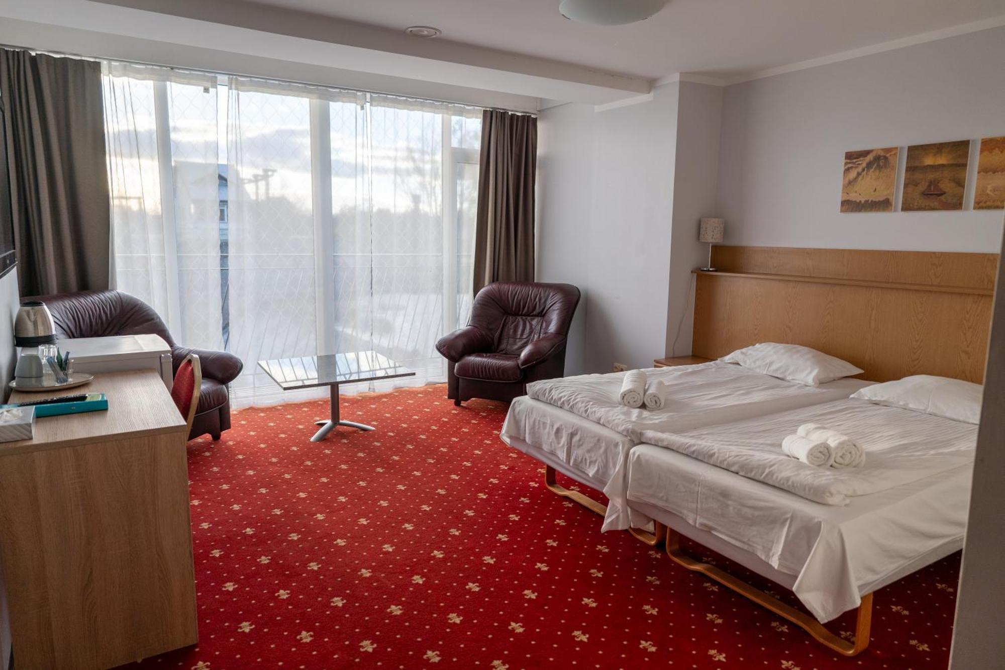 Viesbutis Banga Hotel Taurage Exterior photo
