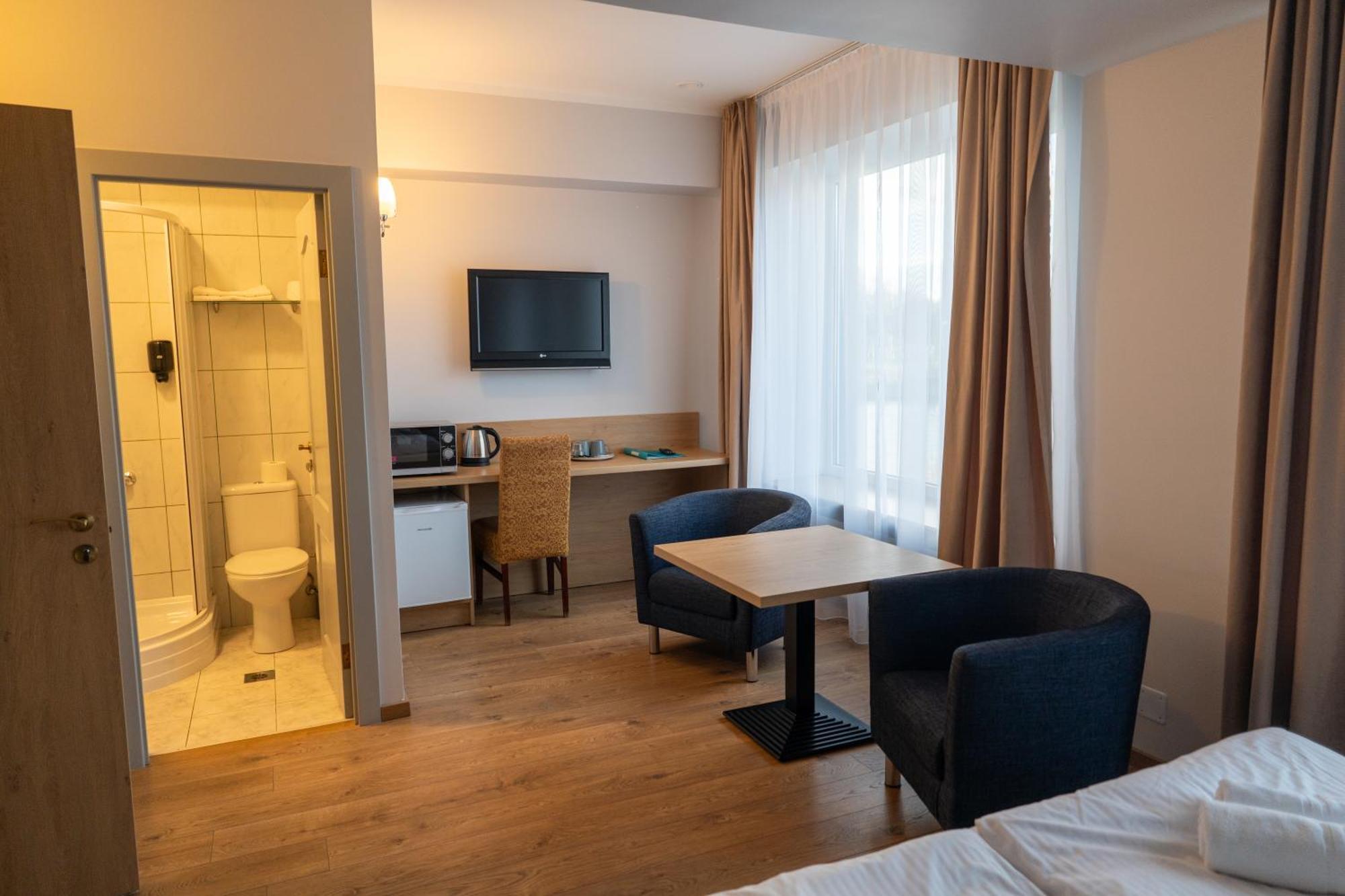 Viesbutis Banga Hotel Taurage Exterior photo
