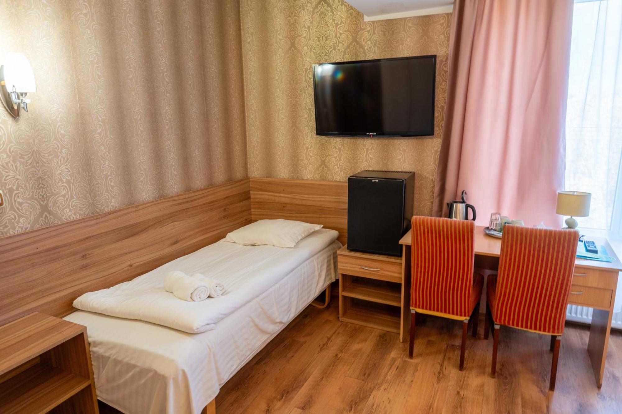 Viesbutis Banga Hotel Taurage Exterior photo